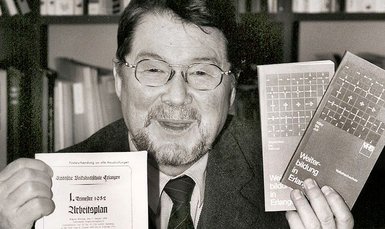 Porträtfoto von Dr. Klaus Wrobel